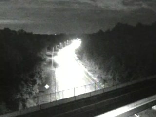 Traffic Cam CAM 102 Rocky Hill I-91 SB N/O Exit 23 - Rt. 160 (Elm St.) - Southbound Player