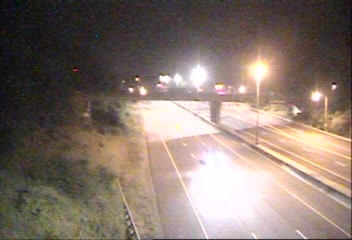 Traffic Cam CAM 85 Branford I-95 SB S/O Exit 54 - Todds Hill Rd. - Southbound Player