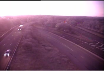 Traffic Cam CAM 200 Groton I-95 SB Exit 86 - Rt. 184 & 12 (Long Hill Rd.) - Southbound Player
