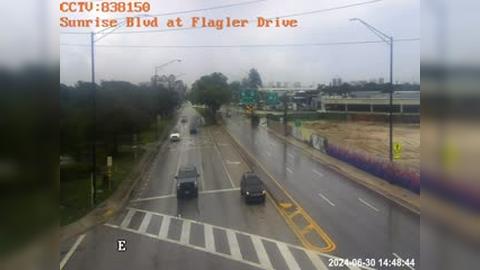 Traffic Cam Fort Lauderdale: Sunrise Blvd at Flagler Drive Player