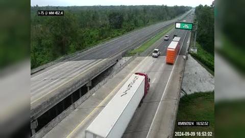 Traffic Cam Marion: I-75 @ MM 452.4 Player