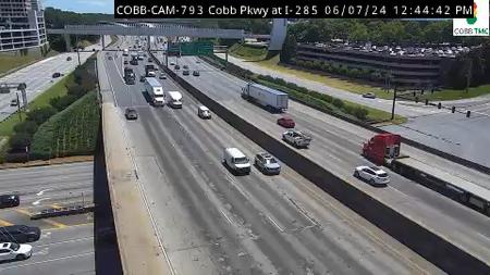 Traffic Cam Vinings: 111811--2 Player