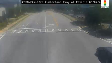 Traffic Cam Vinings: 111859--2 Player