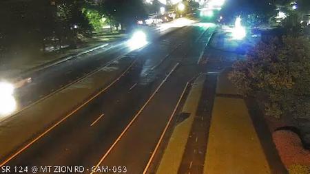 Traffic Cam Snellville: 112079--2 Player