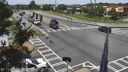 Traffic Cam Snellville: 115221--2 Player