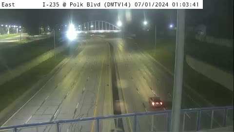 Traffic Cam DM - I-235 @ Polk Blvd (14) Player
