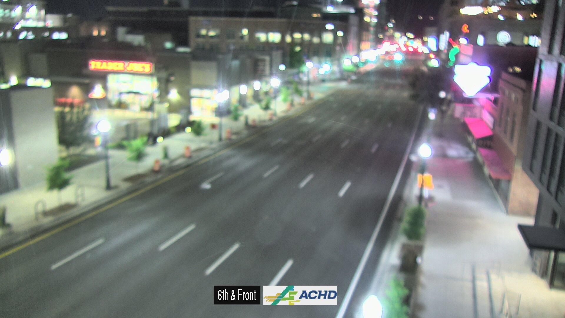 Traffic Cam Downtown: US 20: 6th St Player