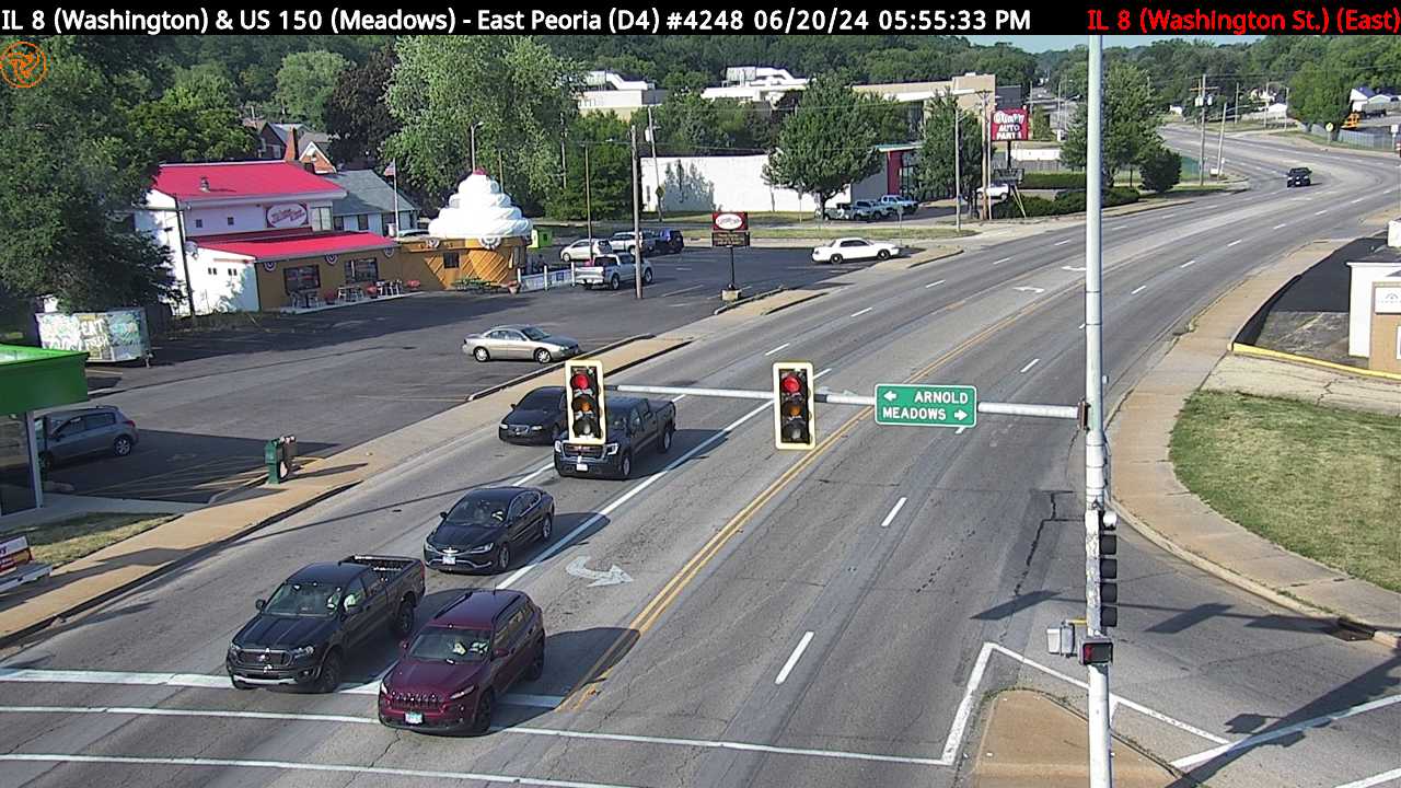 Traffic Cam IL 8 (Washington St.) at US 150 (Meadows Ave.) (#4248) - E Player