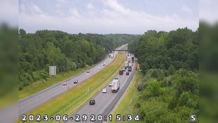 Traffic Cam Royalton: I-65: 1-065-127-8-2 HENDRICKS CO Player