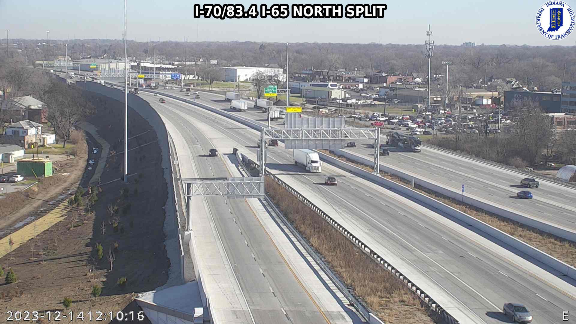 Old Northside: I-70: I-70/83.4 I-65 NORTH SPLIT: I-70/83.4 I-65 NORTH SPLIT Traffic Camera