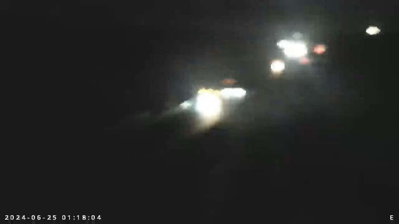 Traffic Cam Andry: I-94: 1-094-044-6-2 S OF MICHIGAN STATE LINE Player