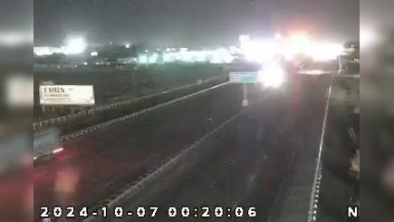 Traffic Cam Shepherd: I-65: 1-065-132-4-1 S OF SR 267 Player