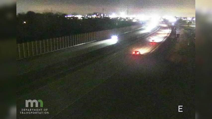 Traffic Cam Fox Creek North: I-94: I-94 EB W of T.H.101 Player