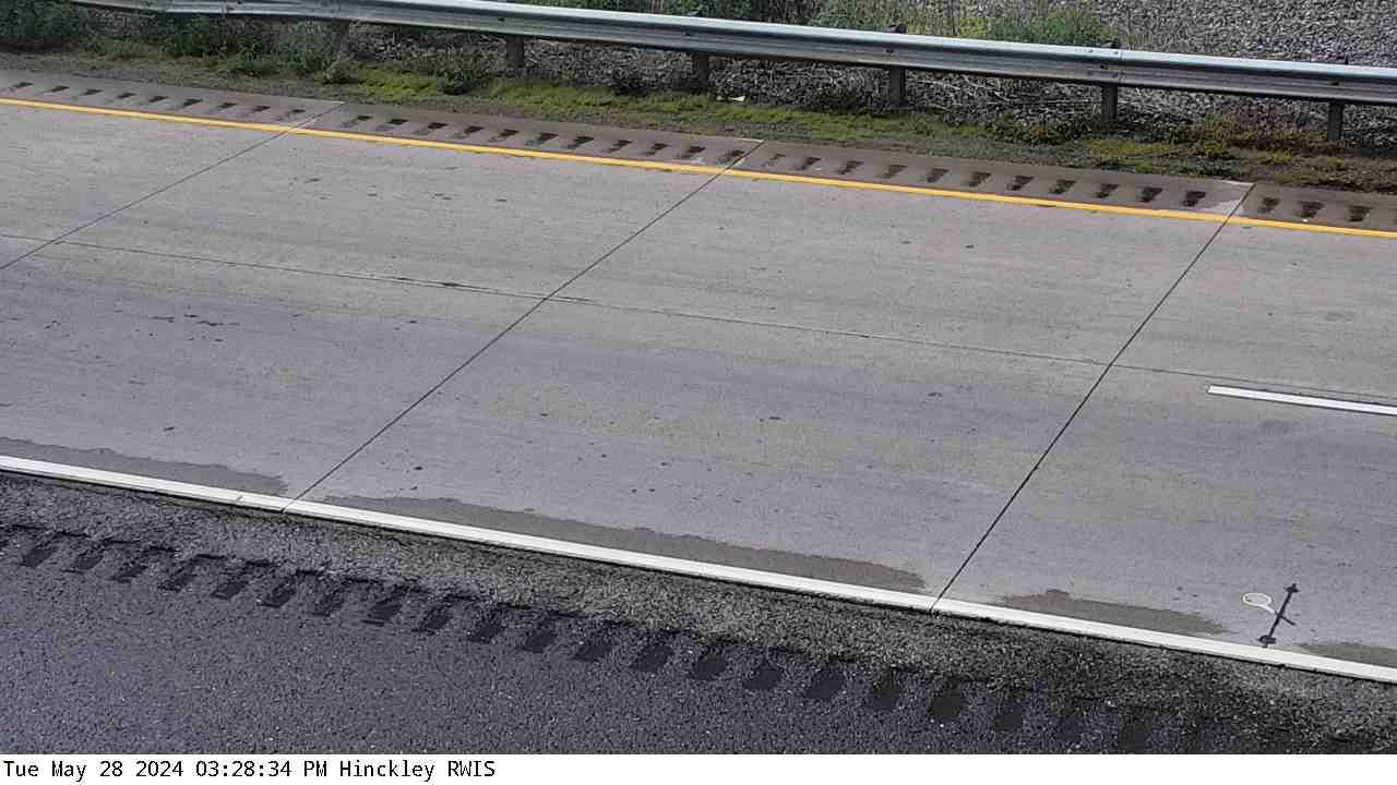 Traffic Cam Mission Creek: I-35: I-35 (Hinckley - MP 181): I-35 (Hinckley - MP 181) View Player