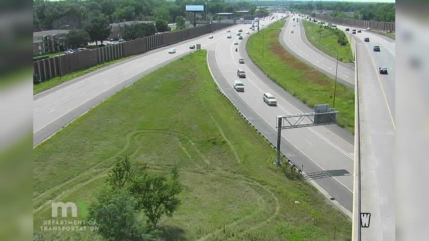 Traffic Cam Vadnais Heights: I-35E: I-694 WB @ Labore Rd Player