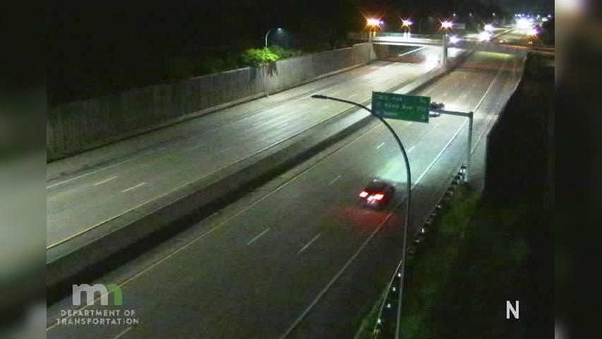 Traffic Cam Golden Valley: MN 100: T.H.100 NB N of Duluth St Player