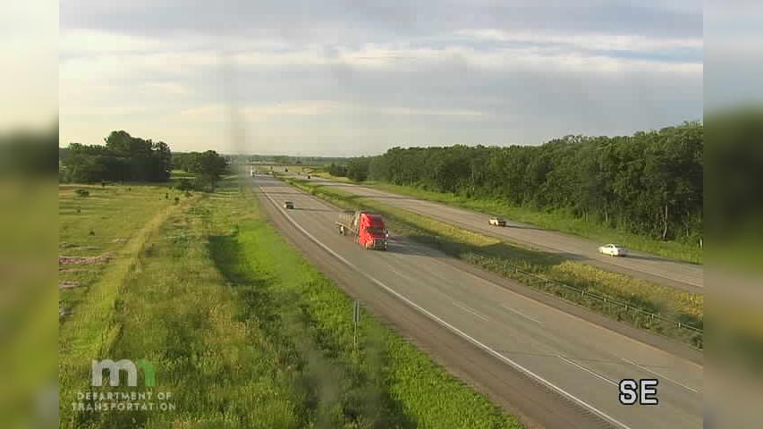 Traffic Cam River Terrace Mobile Home Park: I-94: I-94 WB W of T.H.25 (MP 190.0) Player