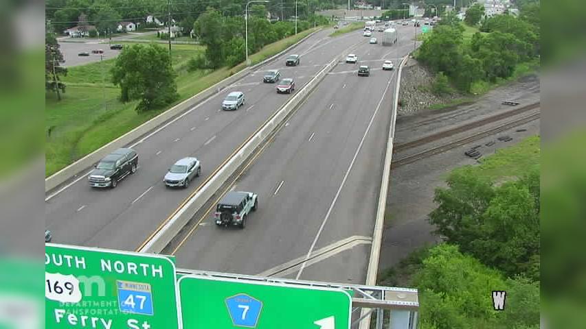 Traffic Cam Anoka: US 10: T.H.10 WB E of 7th Ave Player