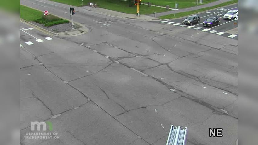 Traffic Cam Fridley: MN 47: T.H.47 SB @ 57th Ave Player