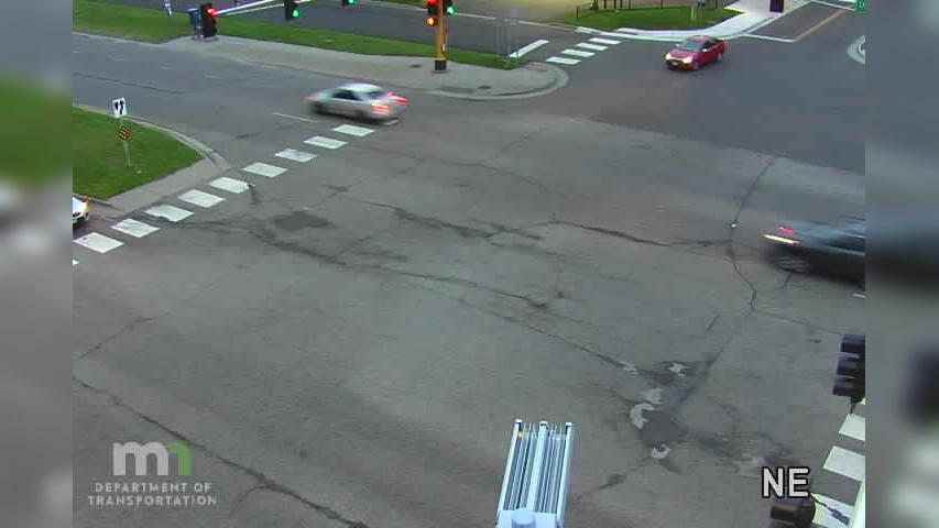 Traffic Cam Fridley: MN 47: T.H.47 SB @ 53rd Ave Player