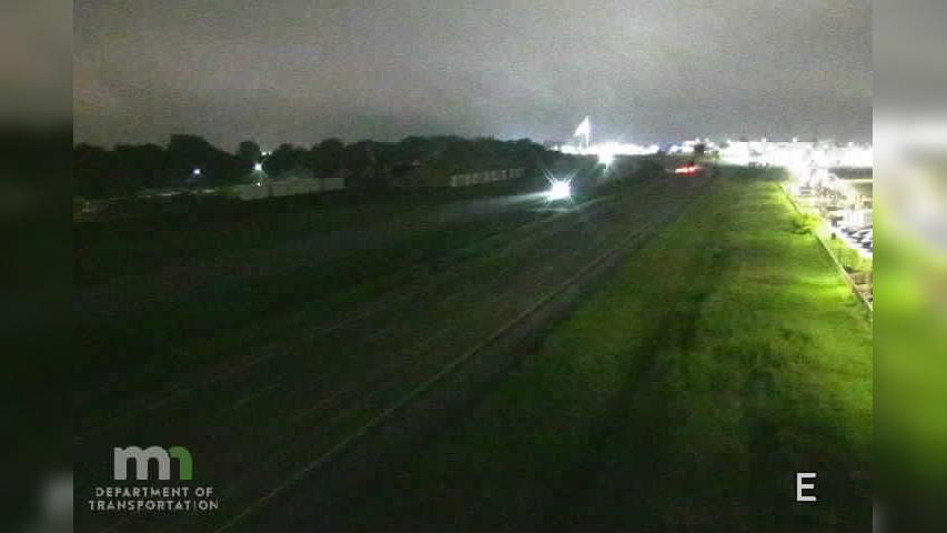 Traffic Cam West Side Mobile Home Park: I-94: I-94 EB W of T.H.25 (MP 192) Player
