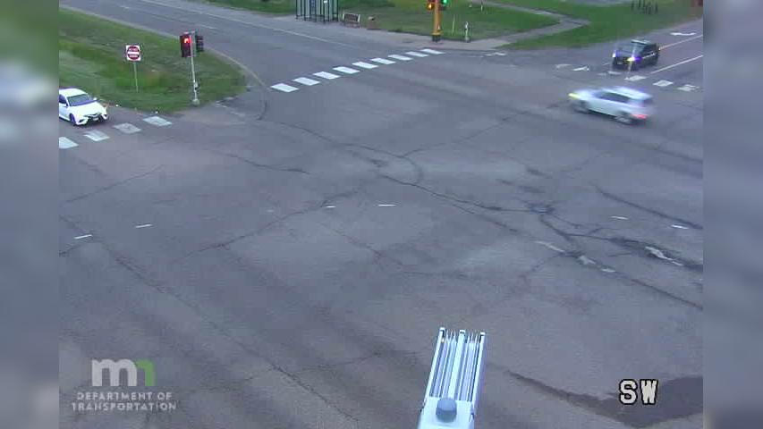 Traffic Cam Fridley: MN 47: T.H.47 NB @ 73rd Ave Player