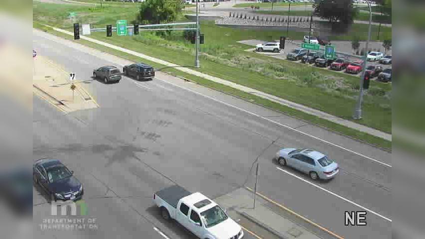 Traffic Cam Inver Grove Heights: MN 3: T.H.3 SB N of T.H.62 Player