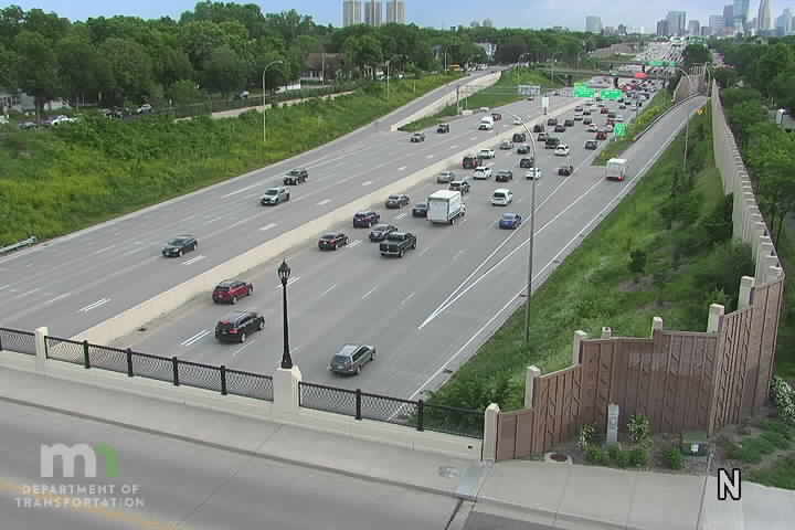 Traffic Cam I-35W NB at 38th St Player