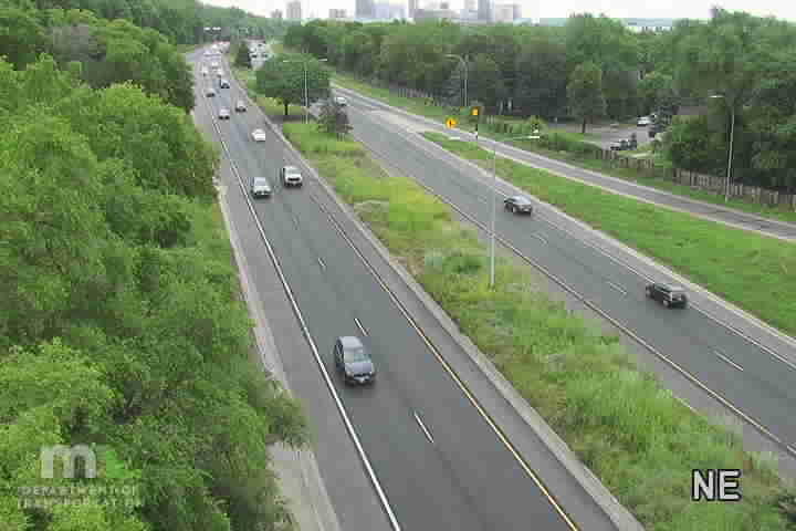 Traffic Cam I-35E SB at St. Clair Ave Player