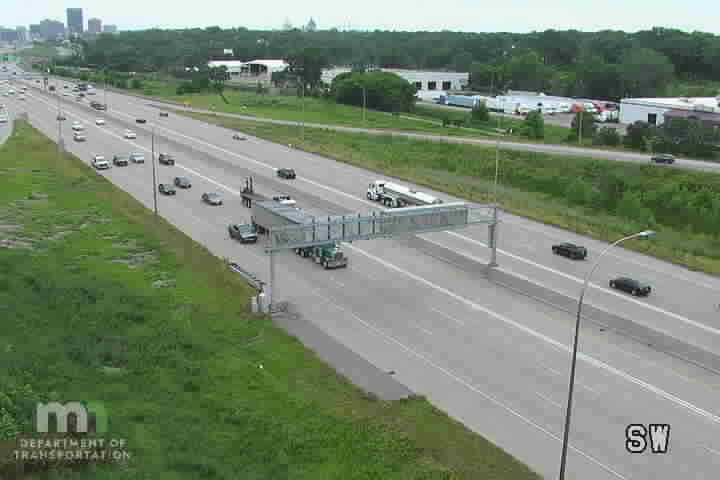 Traffic Cam I-35E NB at Maryland Ave Player