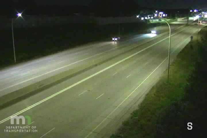 Traffic Cam I-35E SB at Roselawn Ave Player