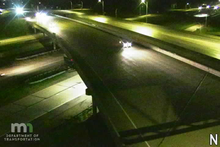 Traffic Cam I-35E NB at MN-77 Player