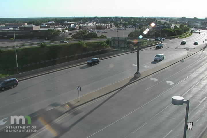 Traffic Cam I-35W NB at Co Rd 42 Player