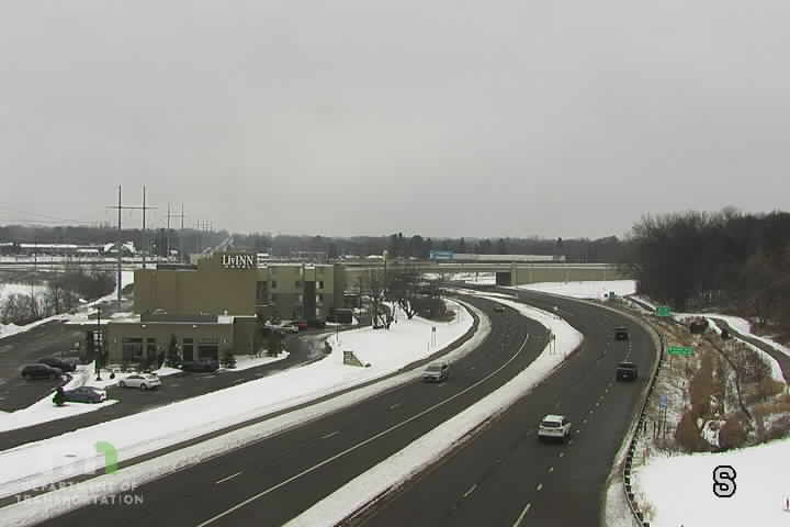 Traffic Cam MN-120 SB at Innovation Blvd Player