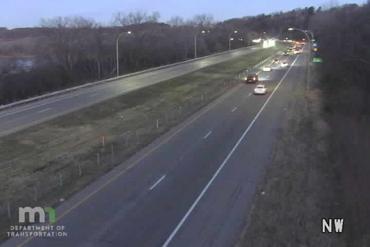 Traffic Cam US-61 NB S of Warner Rd Player