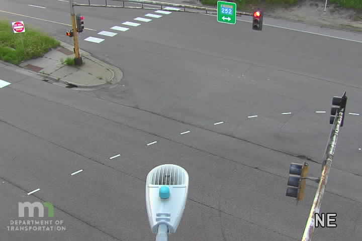 Traffic Cam MN-252 SB at 70th Ave Player