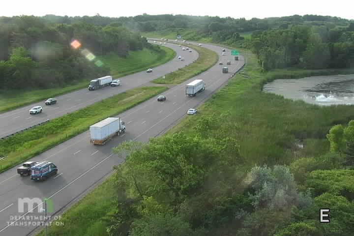 Traffic Cam I-494 EB at Delaware Ave Player