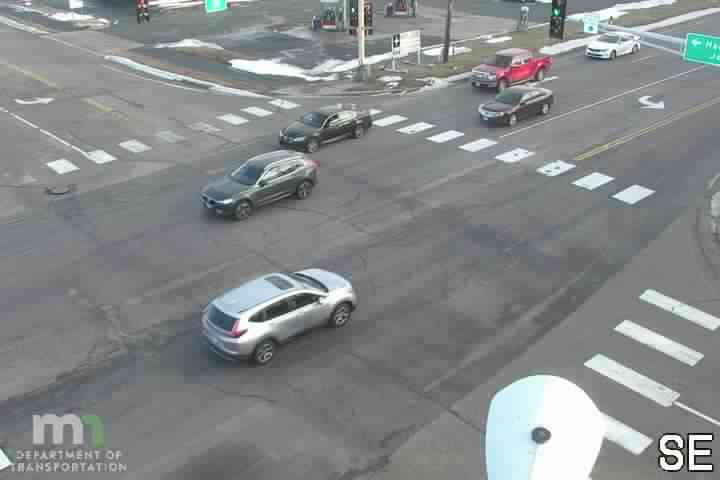 Traffic Cam MN-120 SB at Hadley Ave N Player