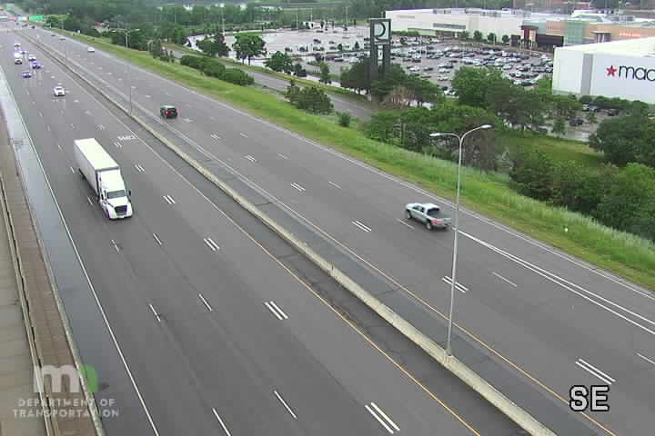 Traffic Cam I-394 WB at Plymouth Rd Player