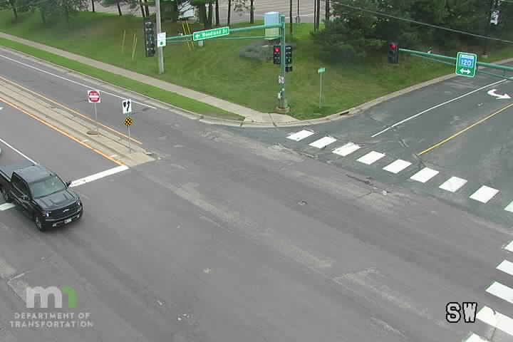 Traffic Cam MN-120 NB at Woodland Dr Player