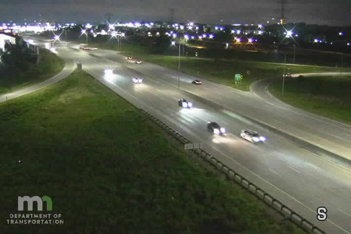 Traffic Cam I-35W NB at Co Rd D WB Player