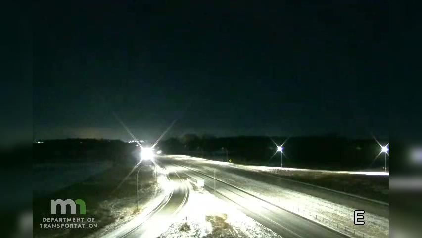 Traffic Cam Saco: I-35 SB (MP 35 Straight River R A) Player