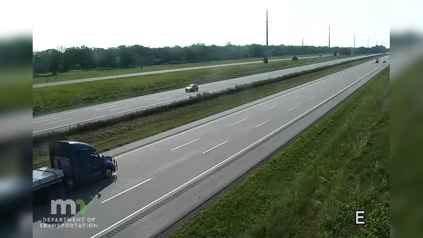 Traffic Cam Enfield: I-94 EB W of T.H.25 (MP 188) Player