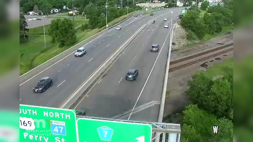 Traffic Cam Anoka: T.H.10 WB E of 7th Ave Player