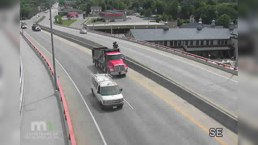 Traffic Cam Hastings: T.H.61 NB @ 2nd St Player