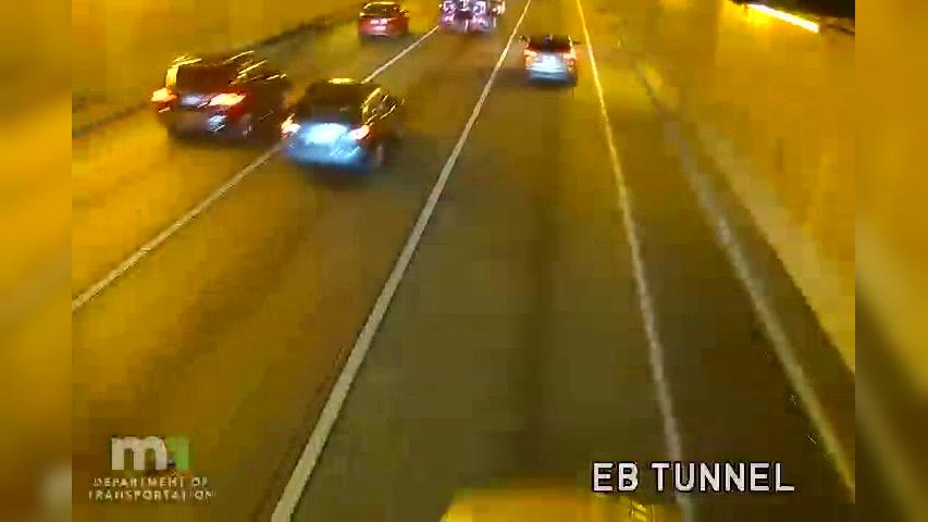Traffic Cam Loring Park: I-94 EB (Tunnel East #1) Player