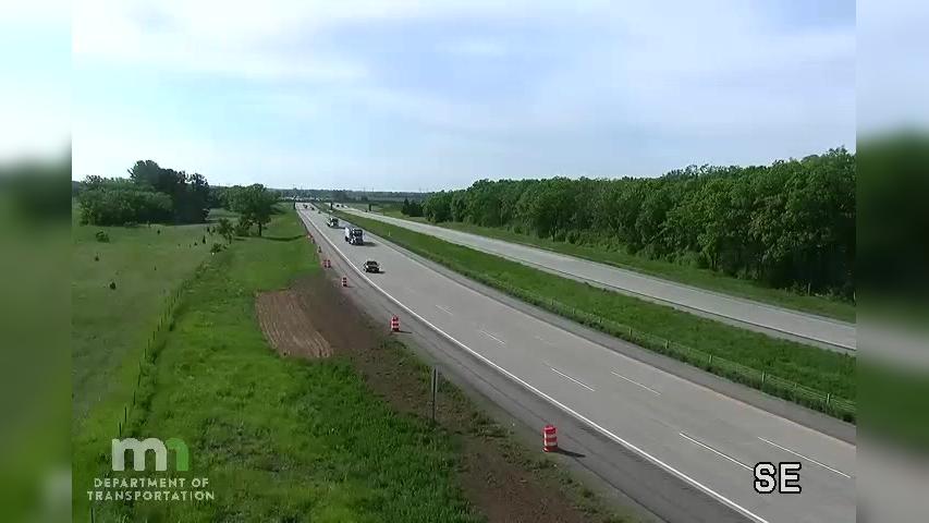 Traffic Cam River Terrace Mobile Home Park: I-94 WB W of T.H.25 (MP 190.0) Player