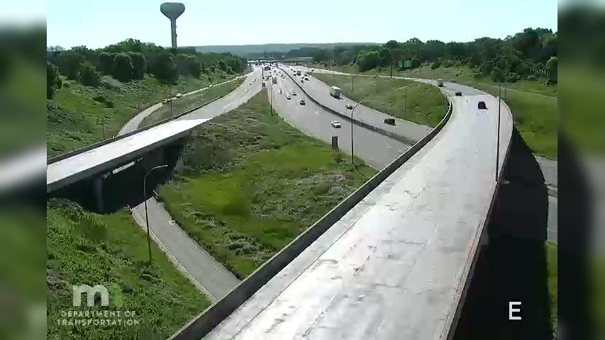 Traffic Cam Inver Grove Heights: I-494 WB @ T.H.62 Player