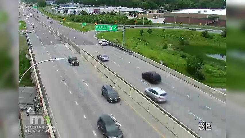 Traffic Cam Maplewood: T.H.36 WB @ T.H.61 Player