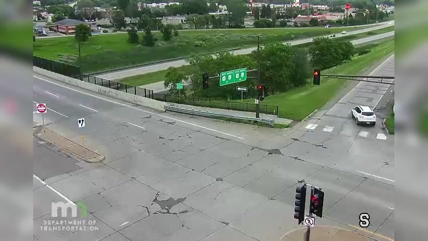 Traffic Cam Cottage Grove: T.H.61 SB @ 80th St Player